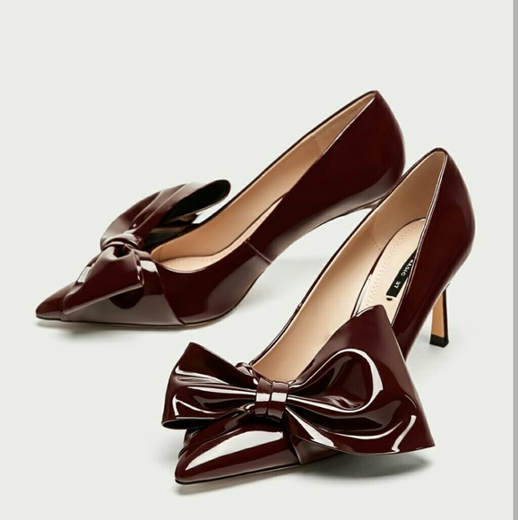 Zara Shoes - Zara Faux Patent Court shoes with bow 6 or 6.5